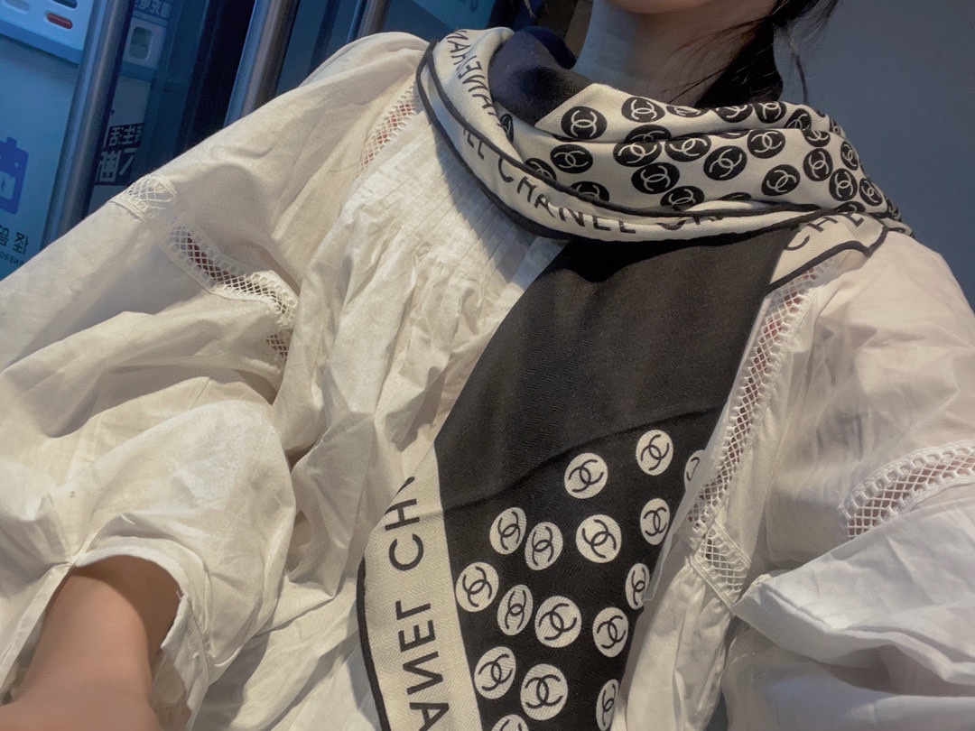 Streetwear Scarf CHANEL 329011 SIZE:140*140cm - vstockx