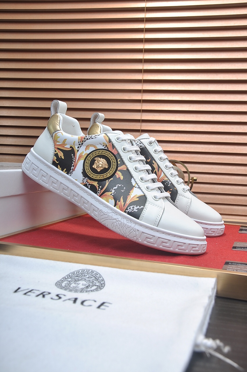 Versace Greca Sneaker 29 - vstockx