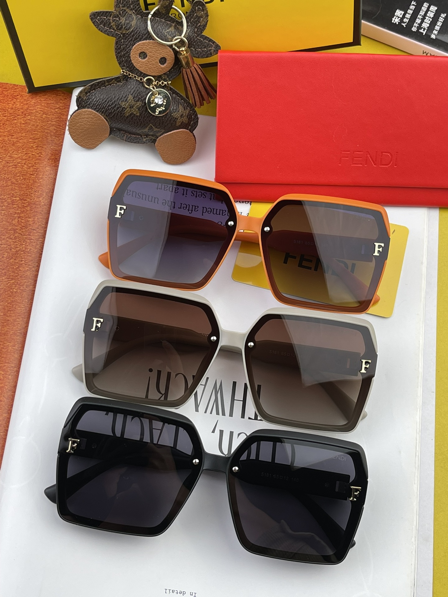 Sunglasses Fendi FD8151 - vstockx