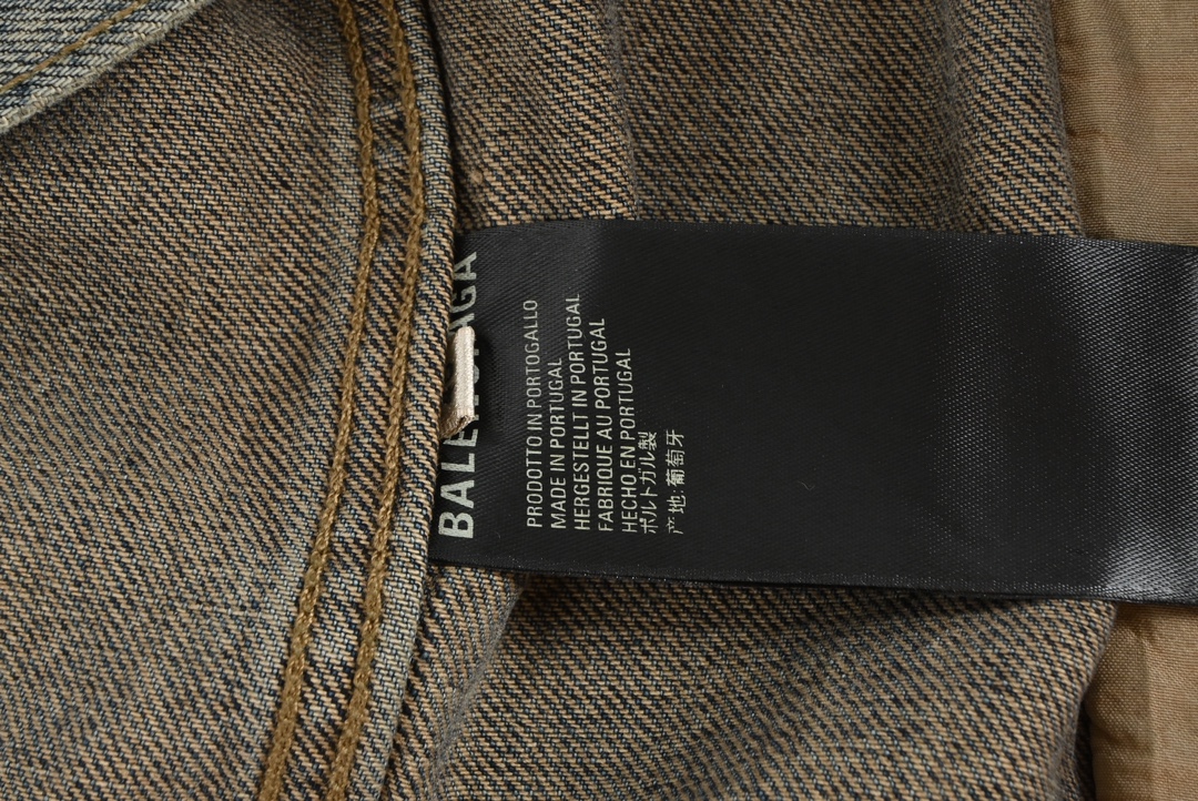 Clothes Balenciaga 137 - vstockx