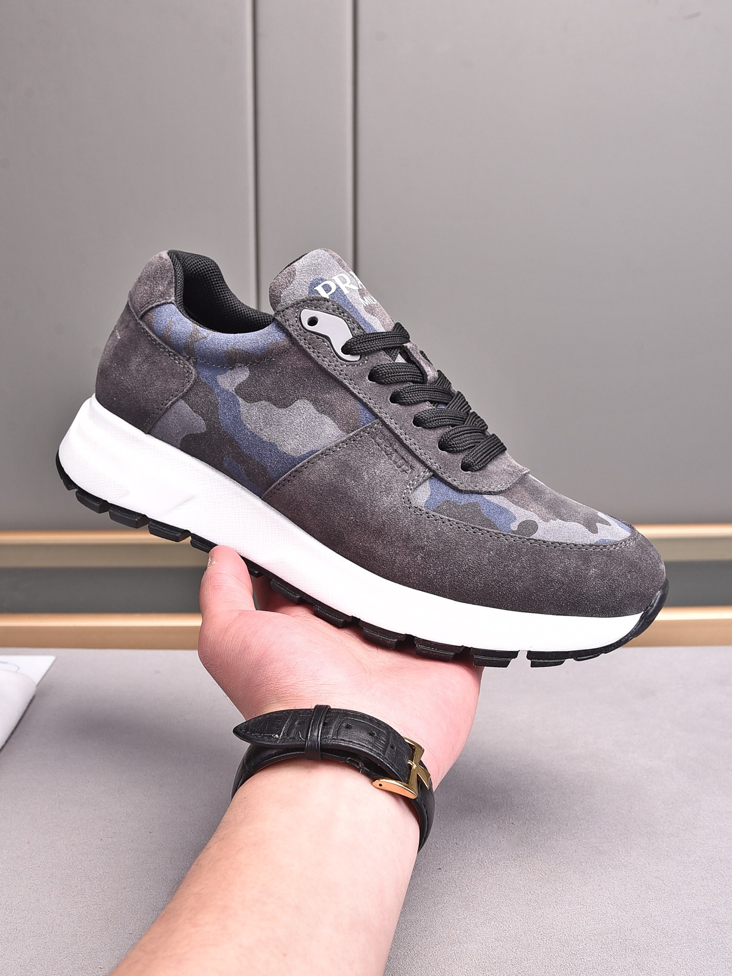 Prada Low Top sneaker 29 - vstockx