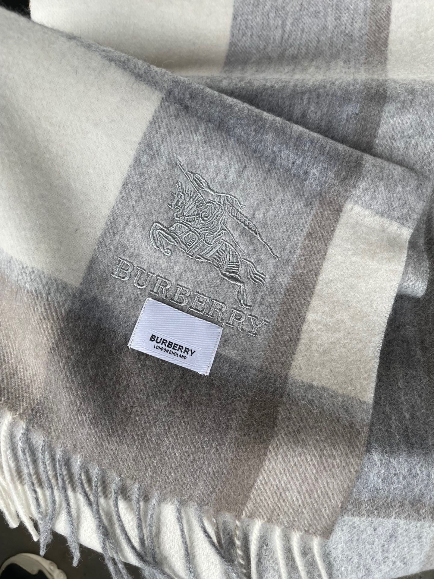 Streetwear Scarf Burberry 329092 SIZE:32*192cm - vstockx