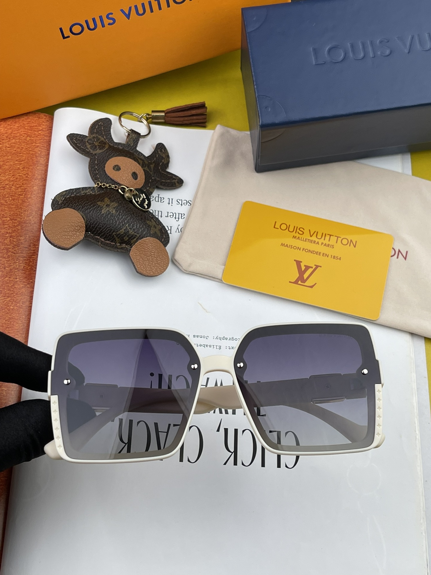 Sunglasses Louis Vuitton L1845 - vstockx