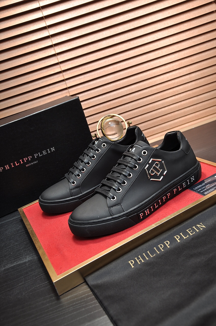 Philipp Plein Low Top Sneakers 5 - vstockx
