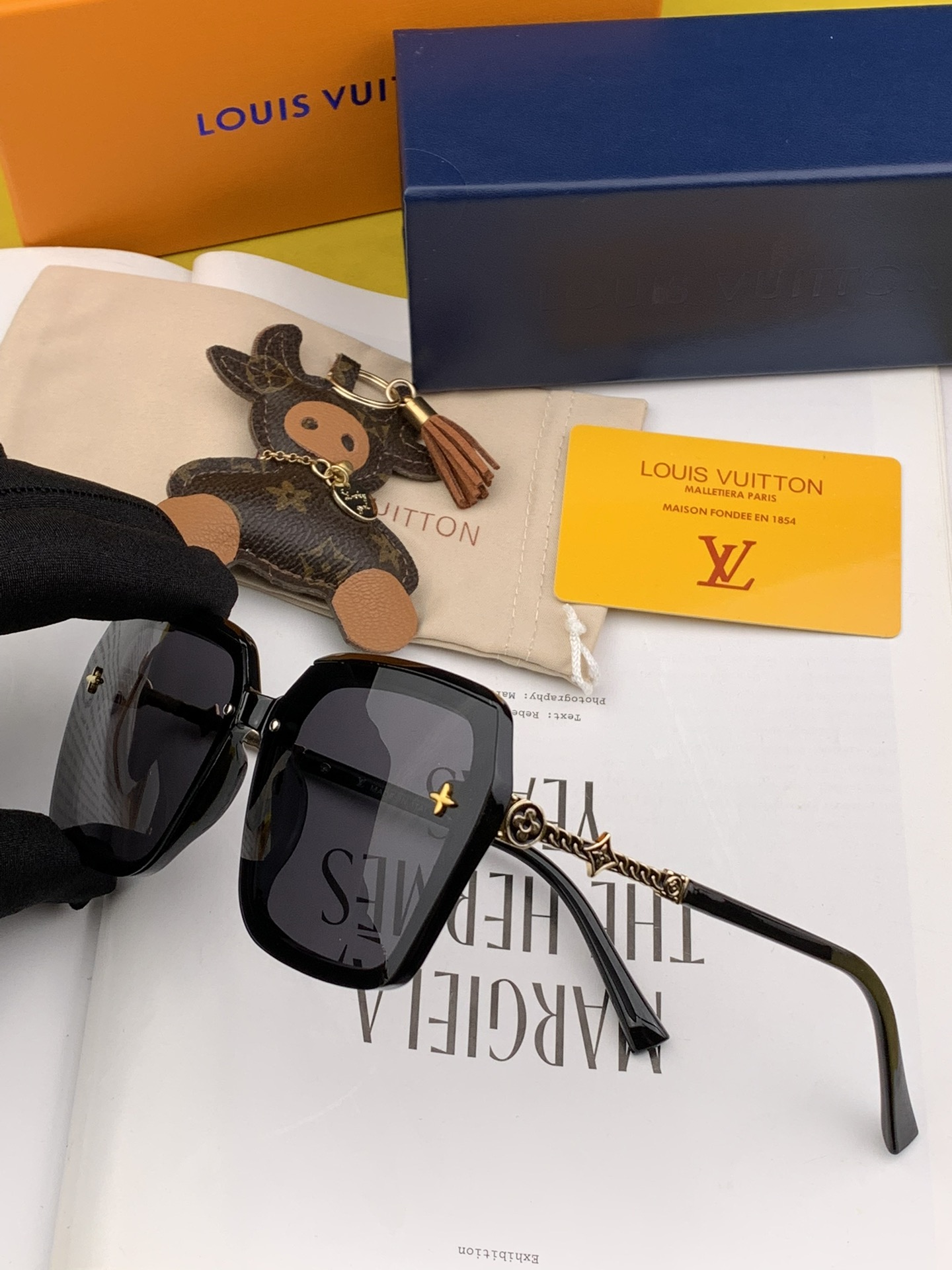 Sunglasses Louis Vuitton L0810 - vstockx