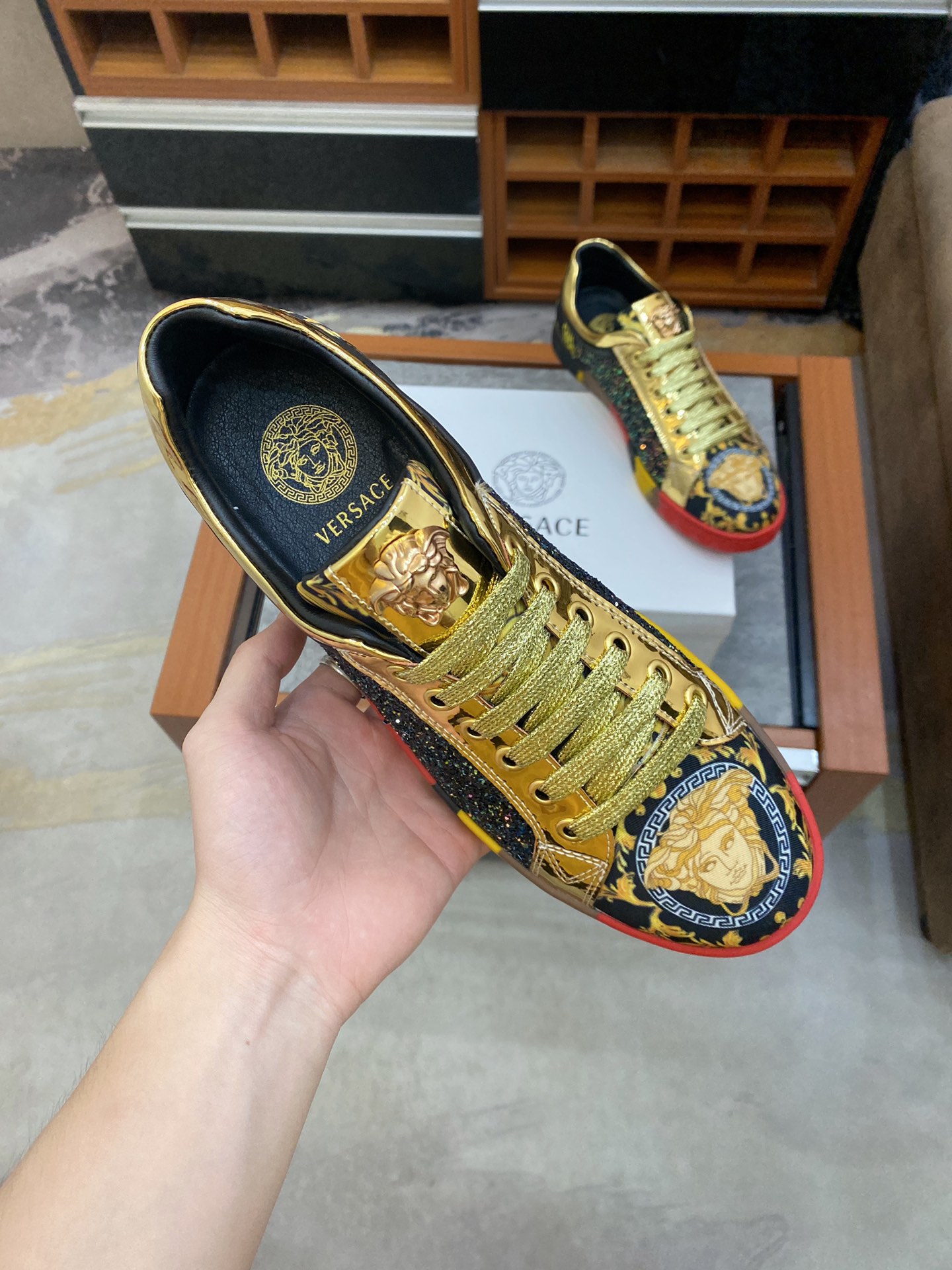 Versace Greca Sneaker 10 - vstockx