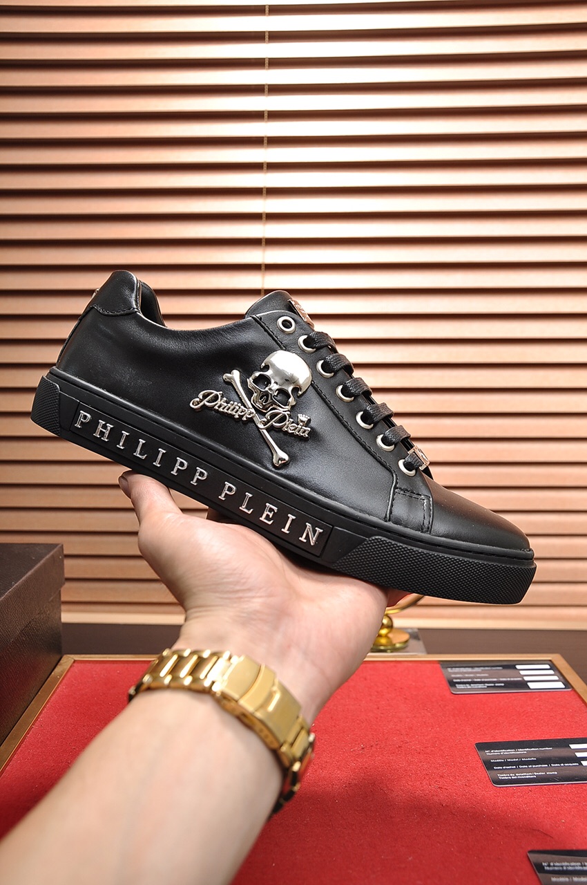 Philipp Plein Low Top Sneakers 33 - vstockx