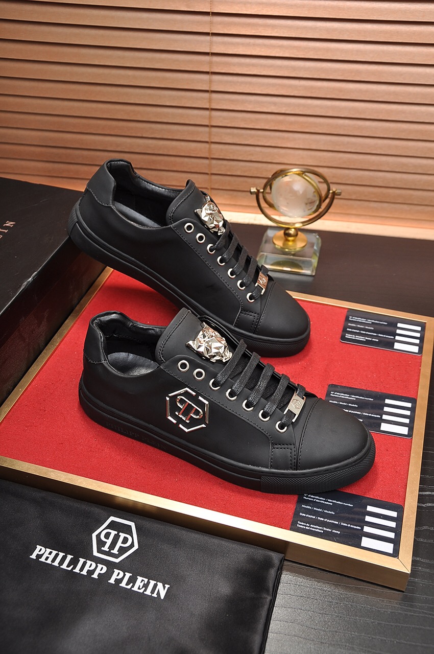 Philipp Plein Low Top Sneakers 26 - vstockx