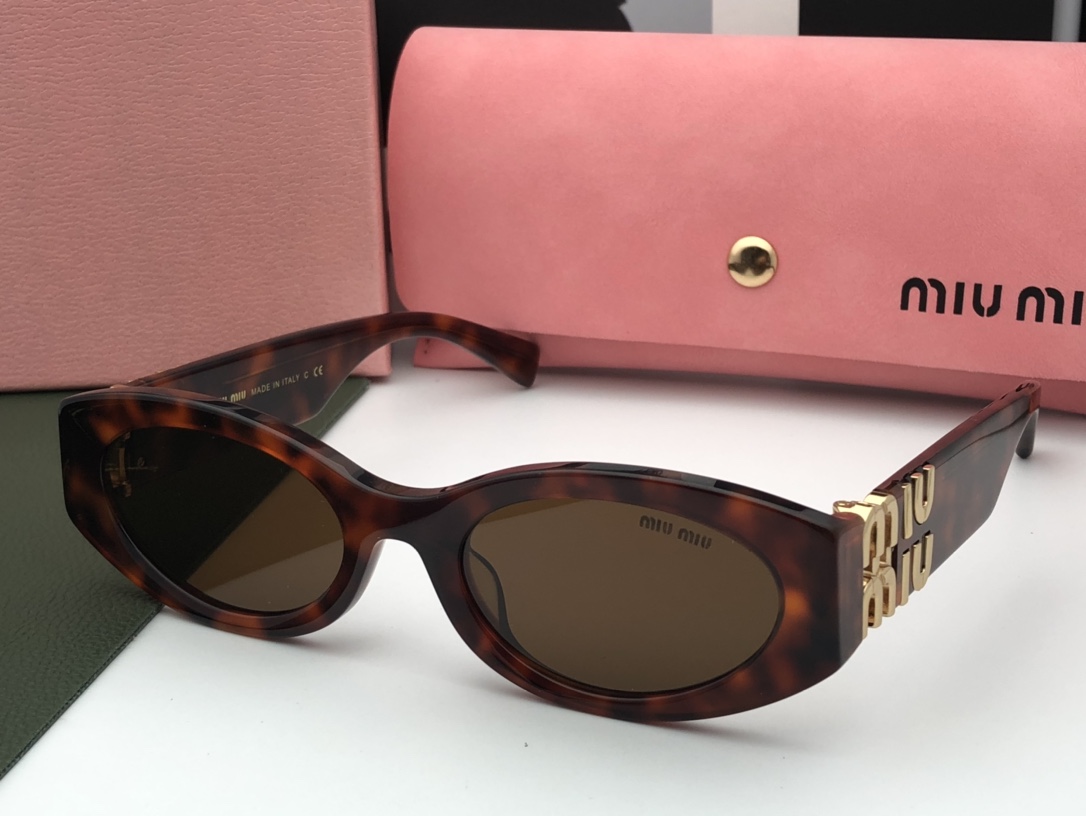 sunglasses Miu Miu SMU11WS - vstockx