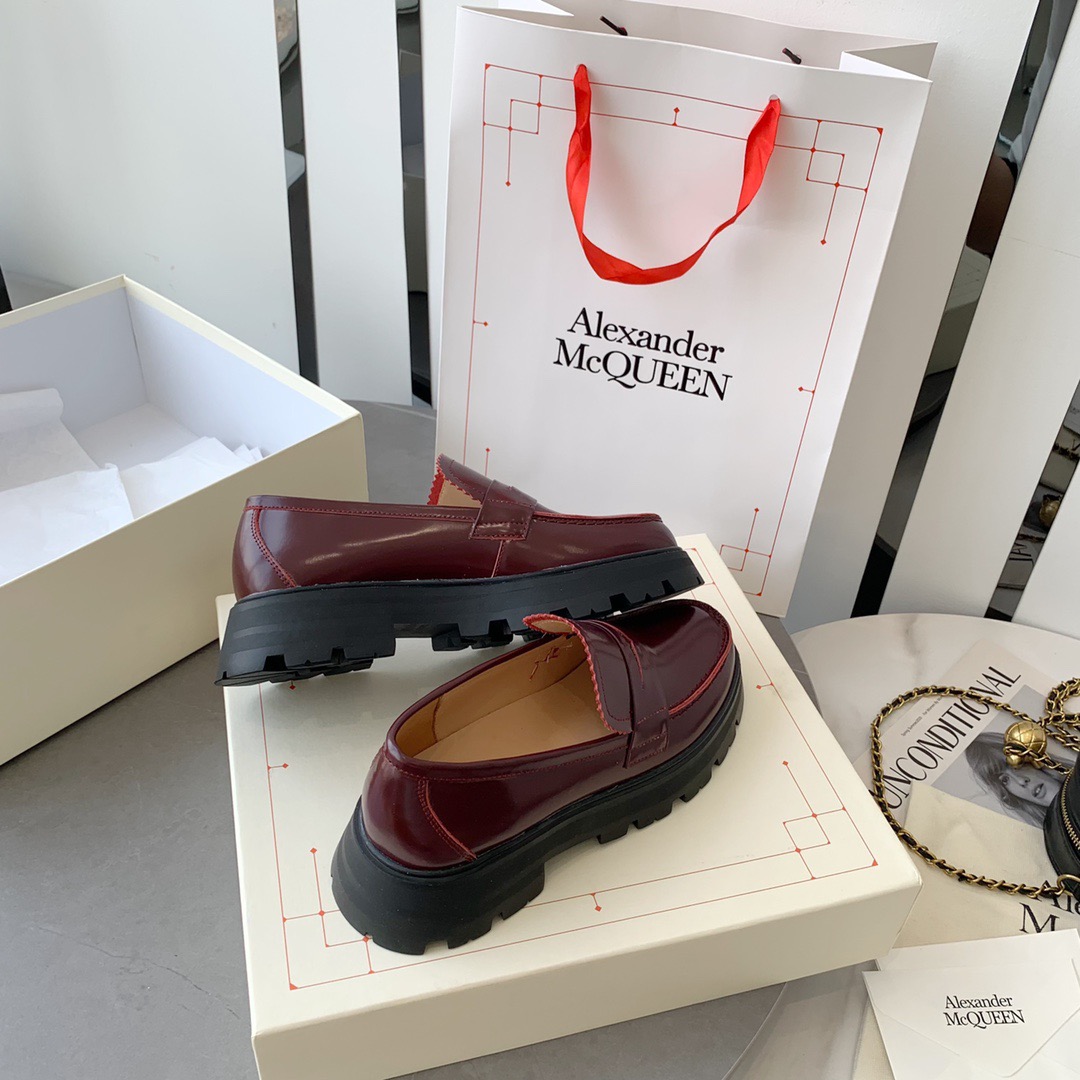 Alexander MCQueen woman is 35-40 - vstockx