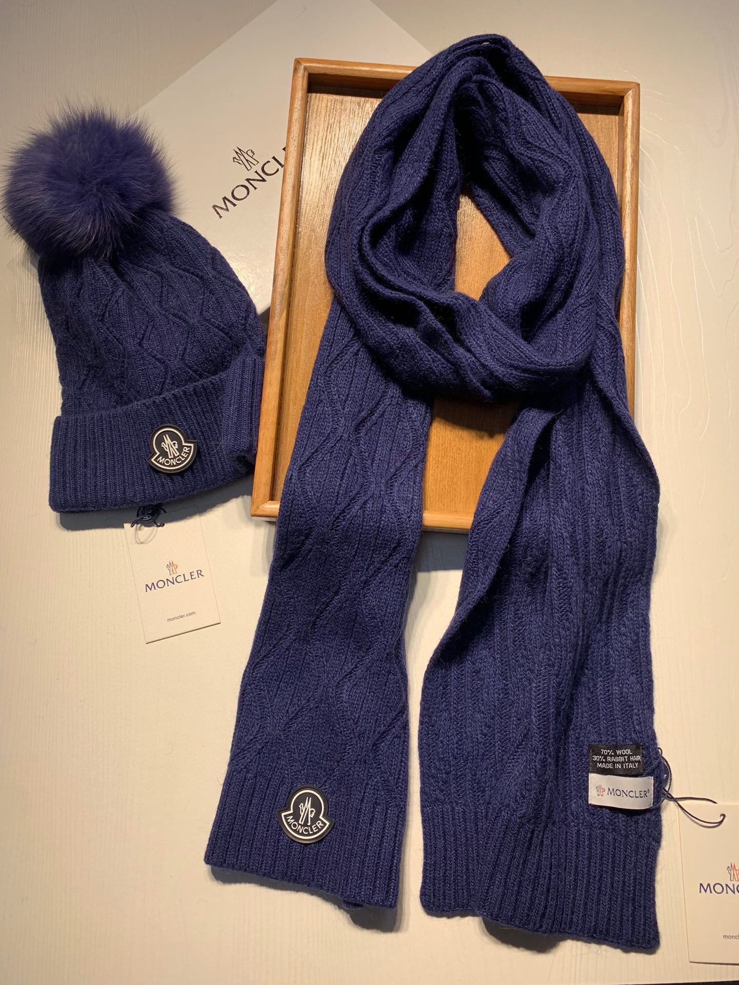 Hat & Scarf Moncler 1 - vstockx
