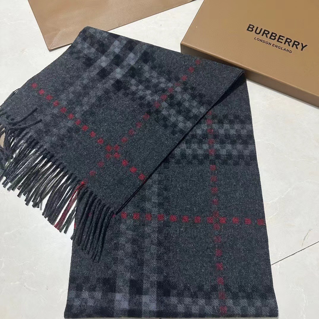Streetwear Scarf BURBERRY 328974 size:180*35cm - vstockx