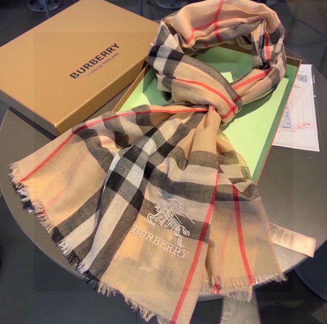 Streetwear Scarf BURBERRY 329015 size�?0*210cm - vstockx