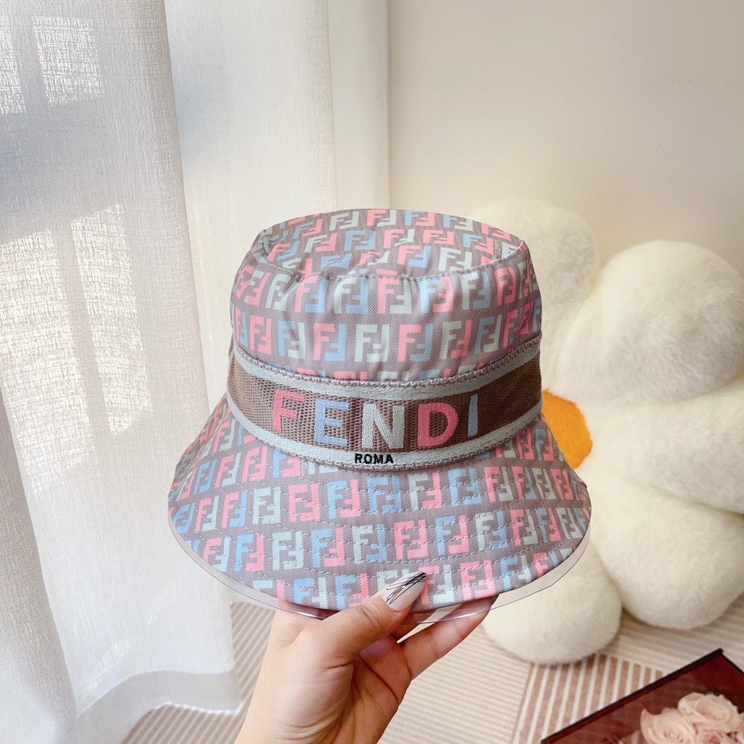 Streetwear Hat Fendi 329371 - vstockx