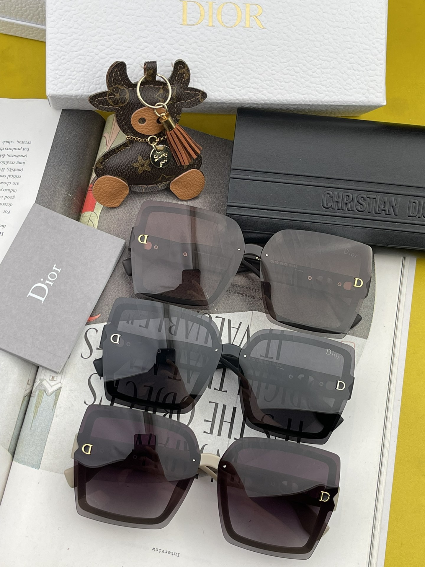 sunglasses Dior D2292 - vstockx