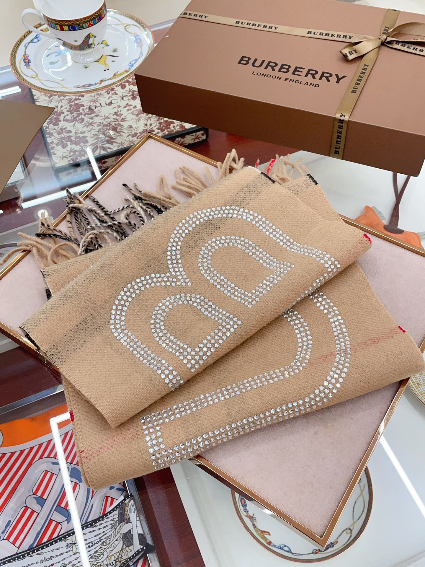 Streetwear Scarf Burberry 328861 SIZE:30*200cm - vstockx