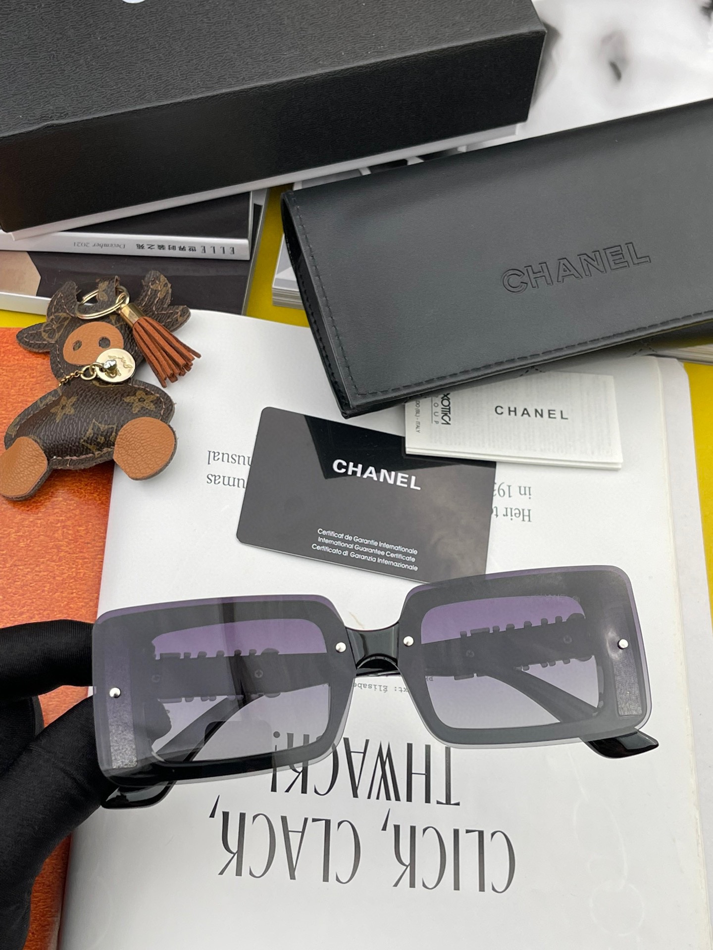 Sunglasses Chanel CH2771 - vstockx