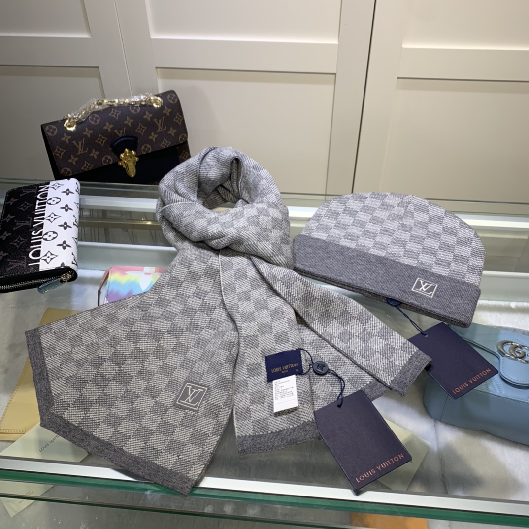 Hat & Scarf Louis Vuitton 1 - vstockx