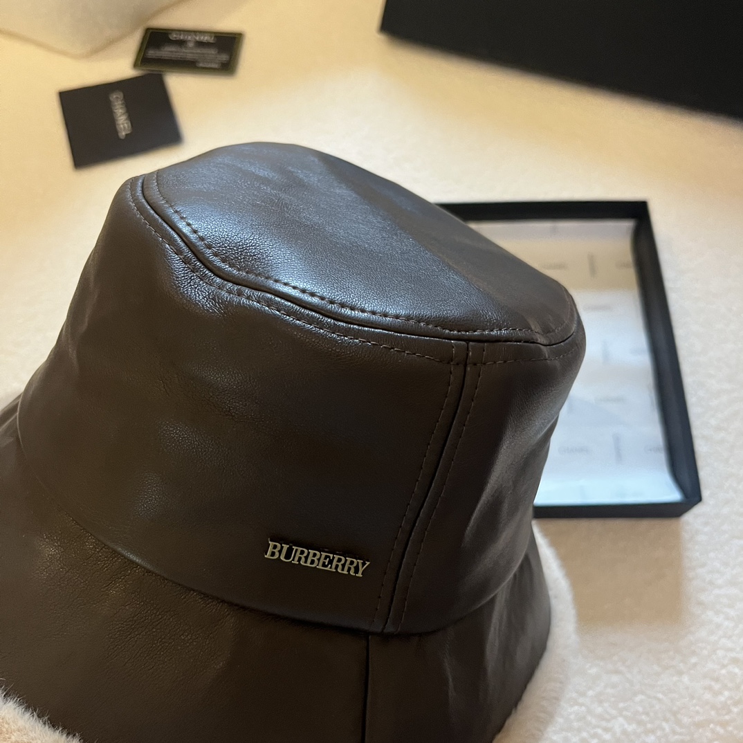 Streetwear Hat BURBERRY 329183 - vstockx