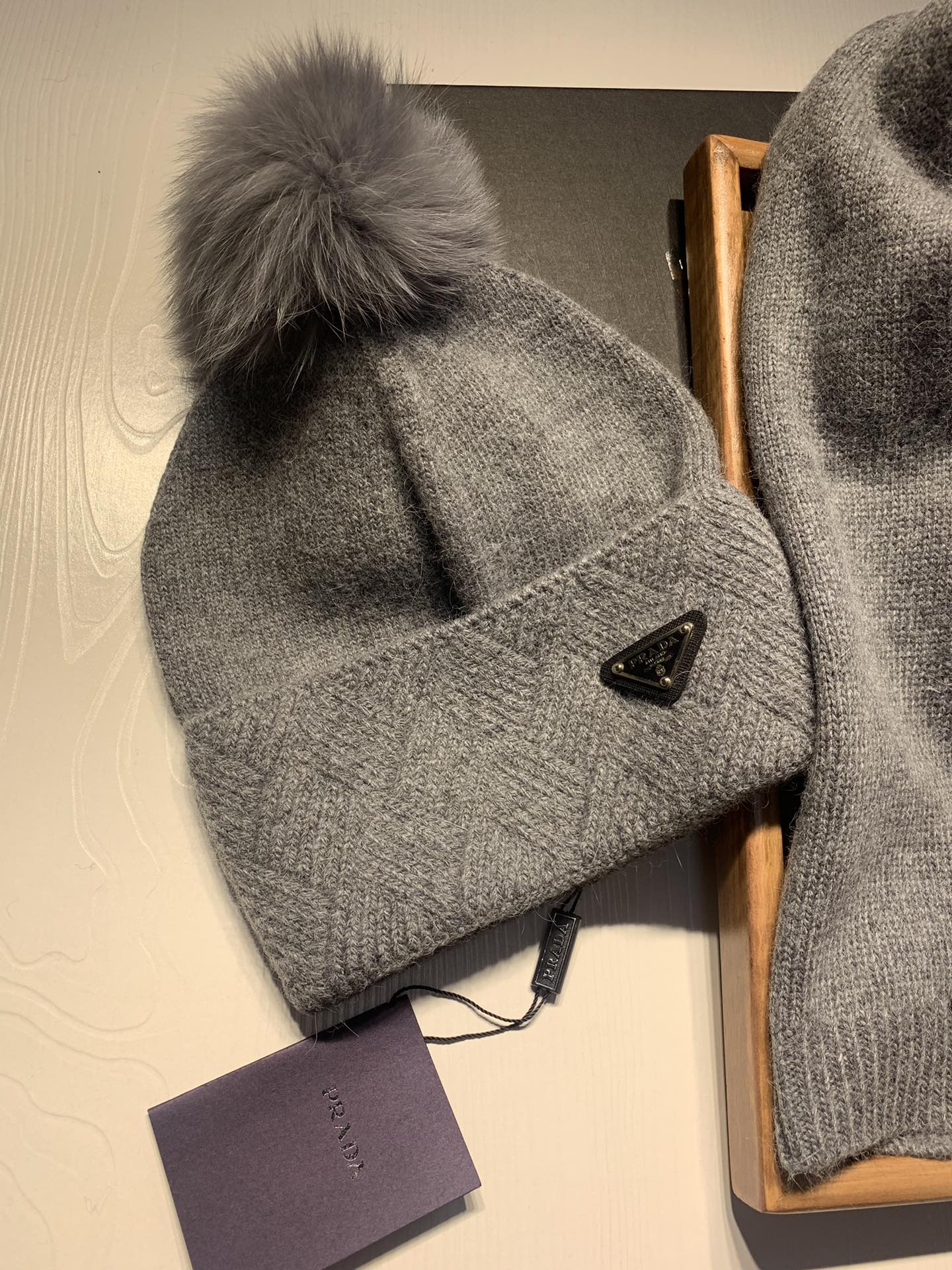 Hat & Scarf Prada 3 - vstockx