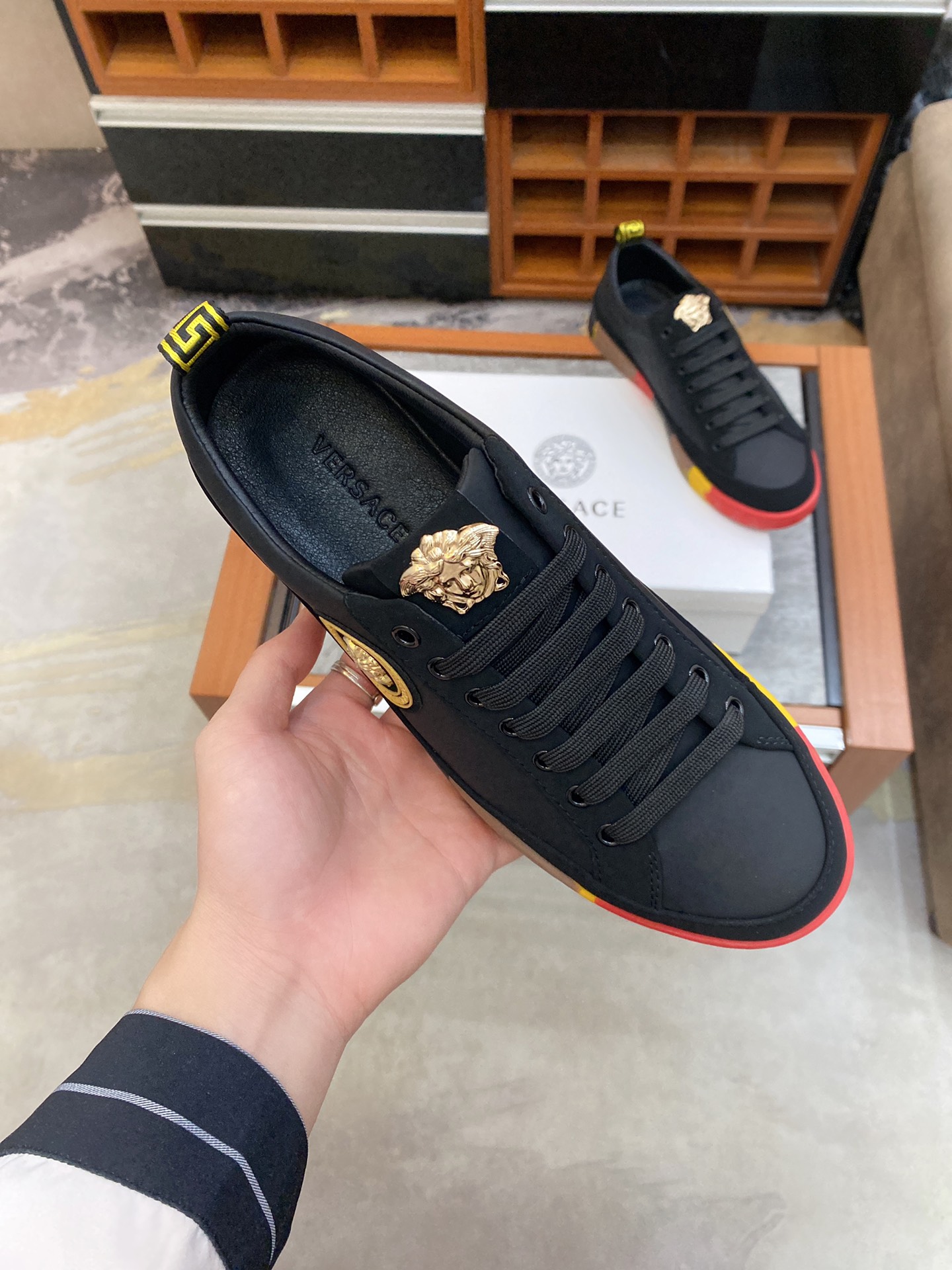 Versace Greca Sneaker 13 - vstockx