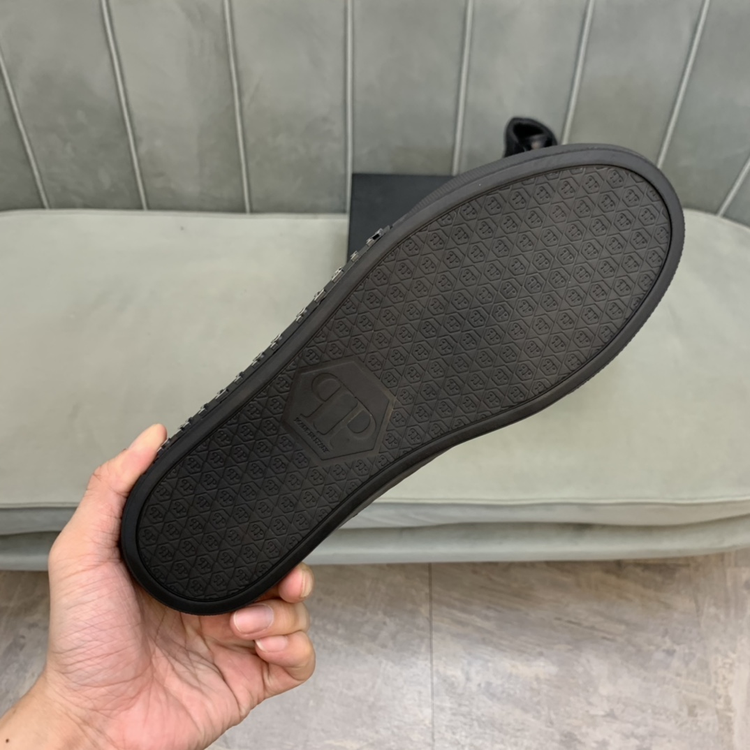 Philipp Plein High Top Sneakers 1 - vstockx