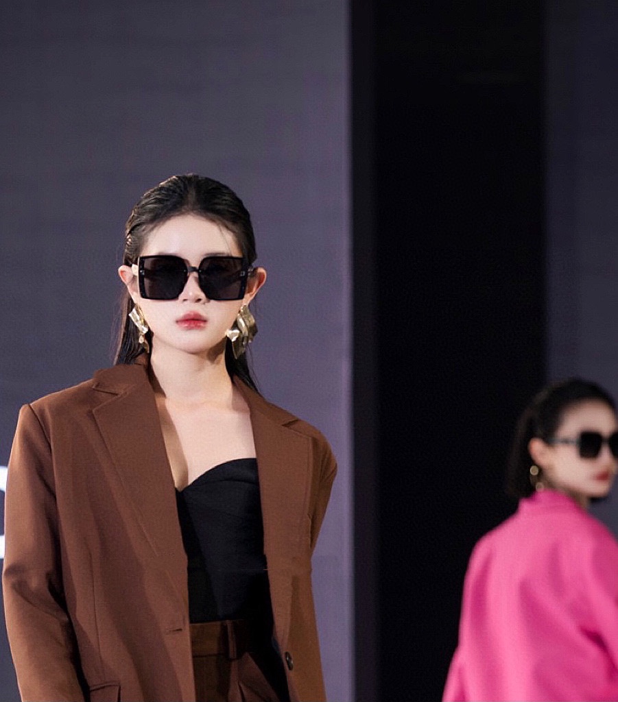 sunglasses Dior D5290 - vstockx