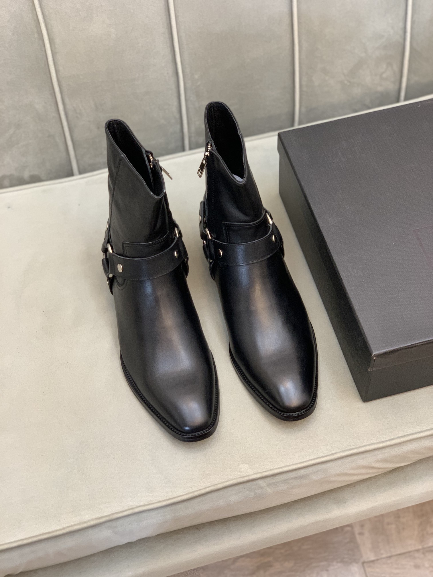 Saint Laurent Boots 5 - vstockx