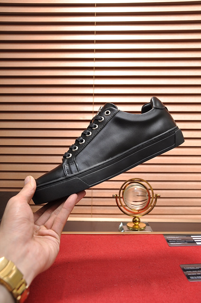 Philipp Plein Low Top Sneakers 35 - vstockx