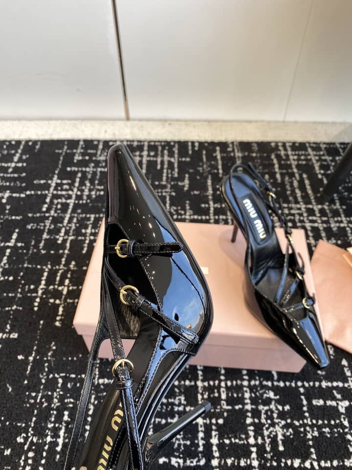 Miu Miu Patent leather slingbacks with buckles Black - vstockx