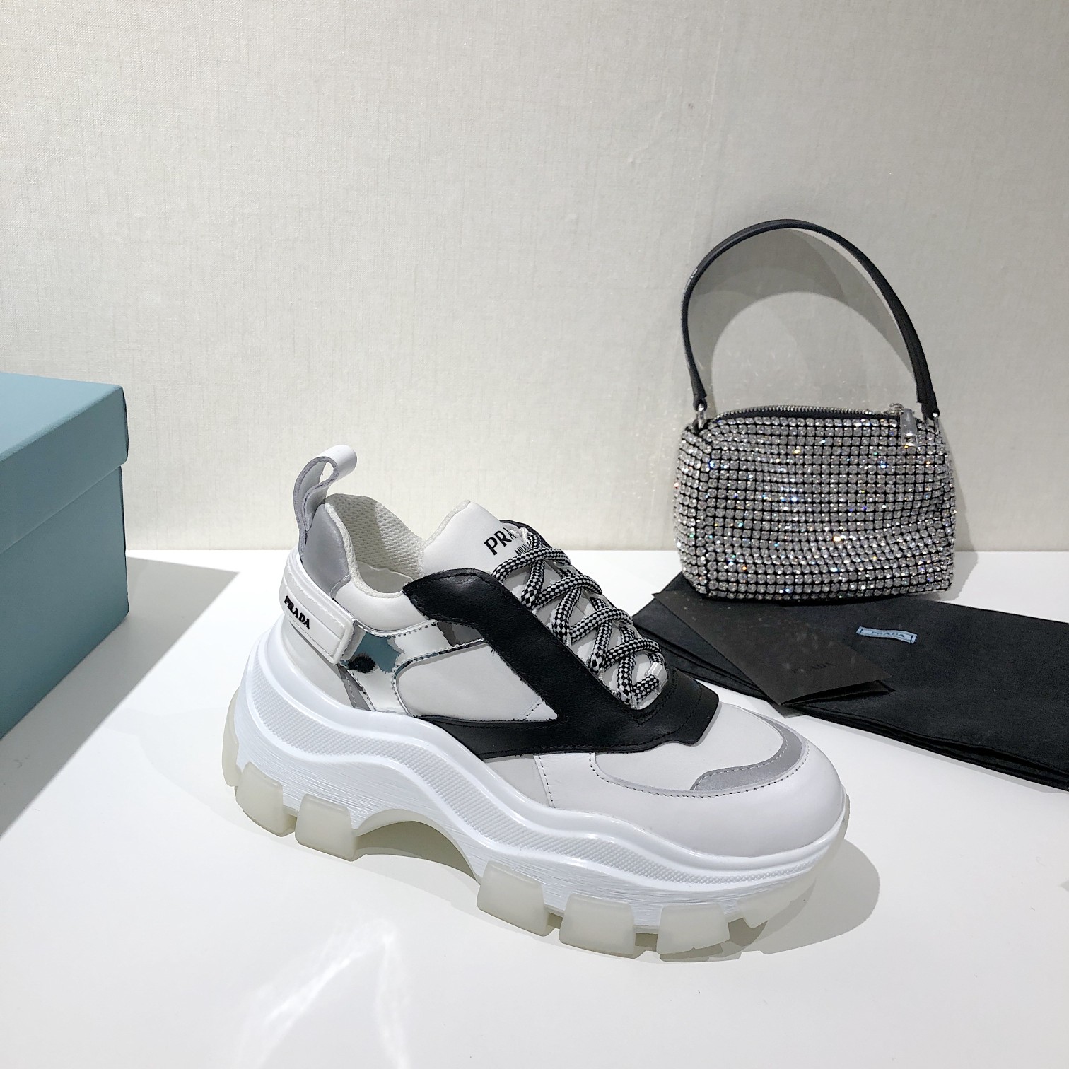 Prada Low Top sneaker 50 - vstockx