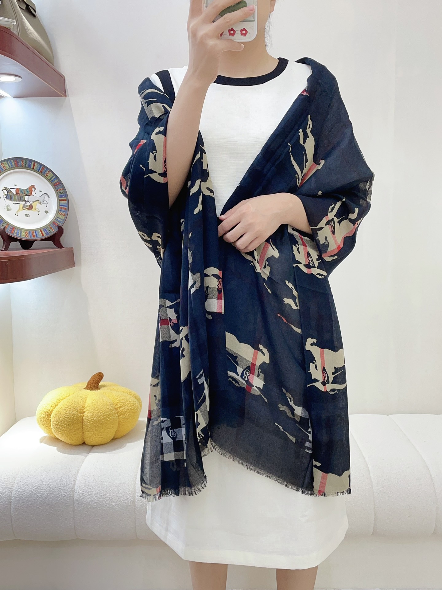 Streetwear Scarf Burberry 328773 SIZE:220cm*70cm - vstockx