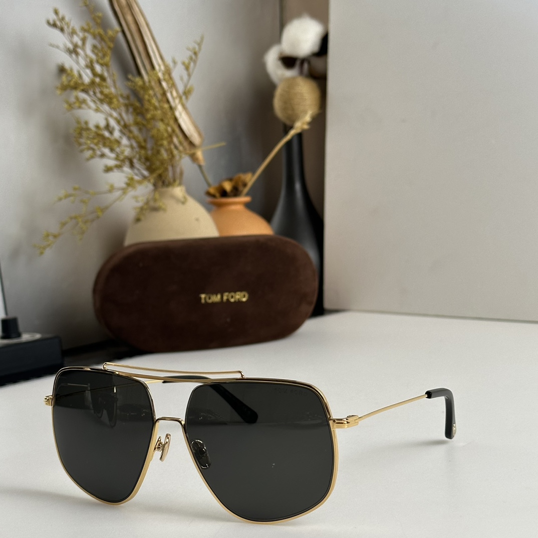 Sunglasses tom ford FT0927��SIZE: 61 ��14 -140 - vstockx