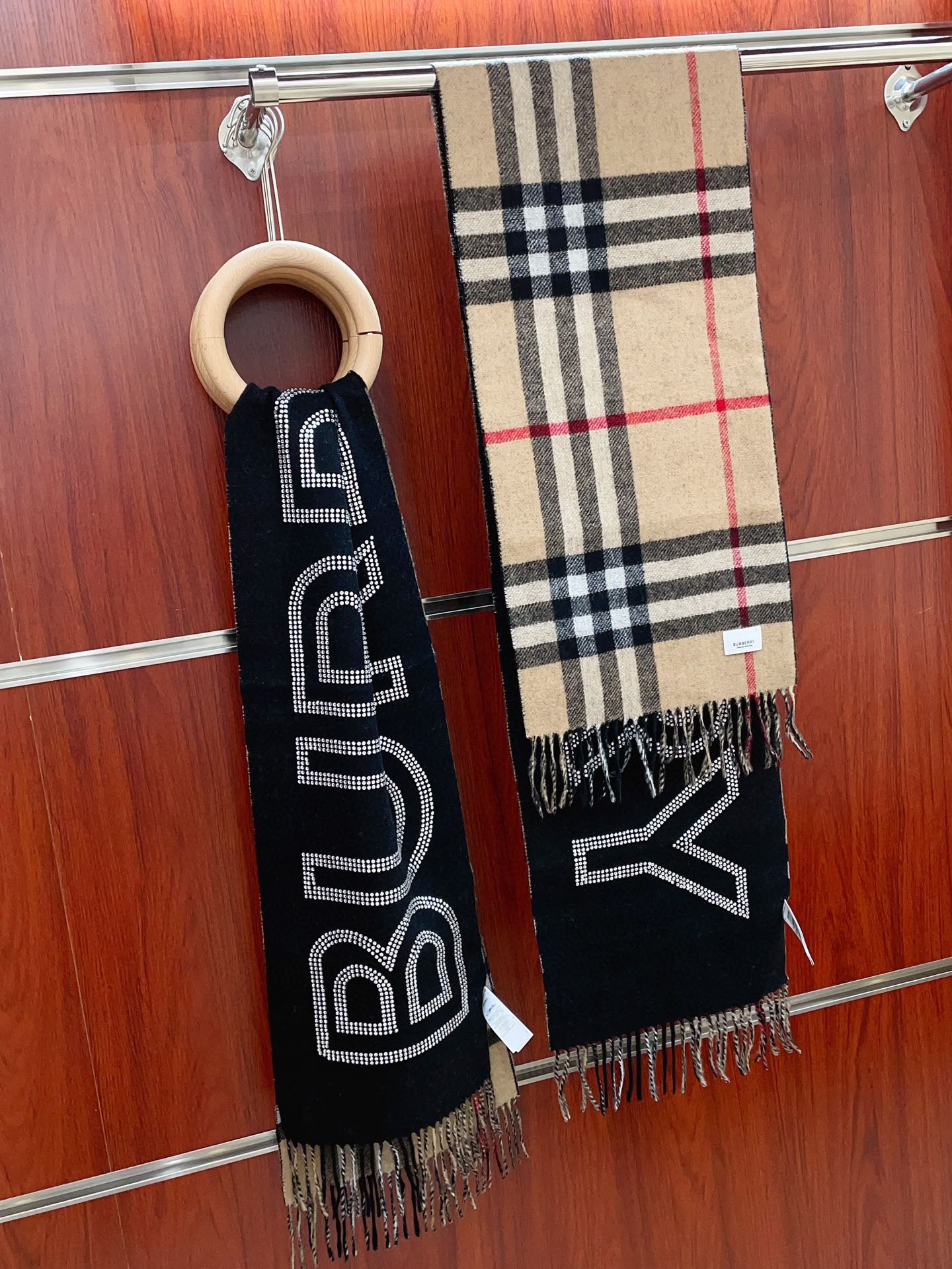 Streetwear Scarf Burberry 328860 SIZE:30*200cm - vstockx