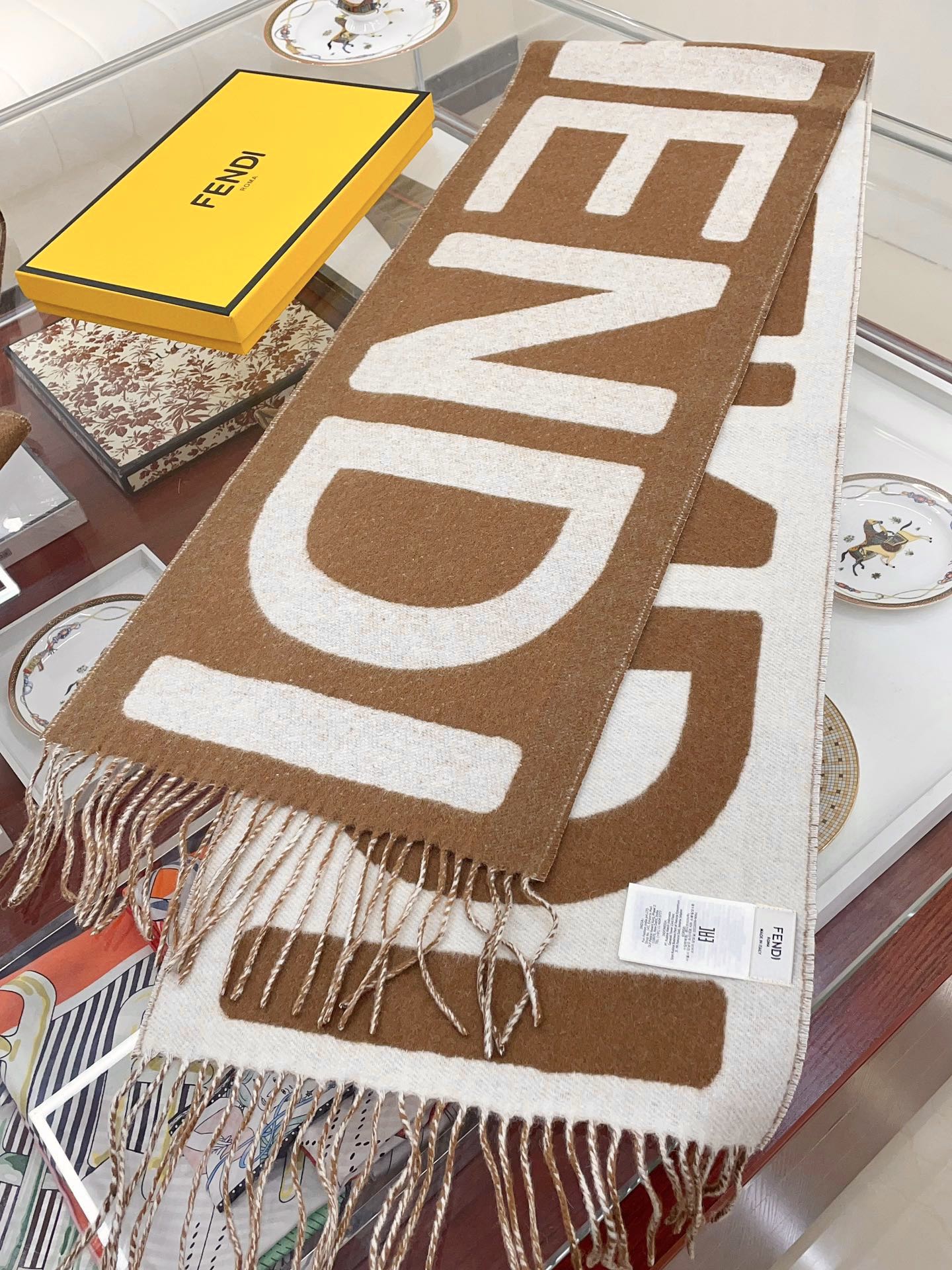 Streetwear Scarf FENDI 328838 size:30*180cm - vstockx