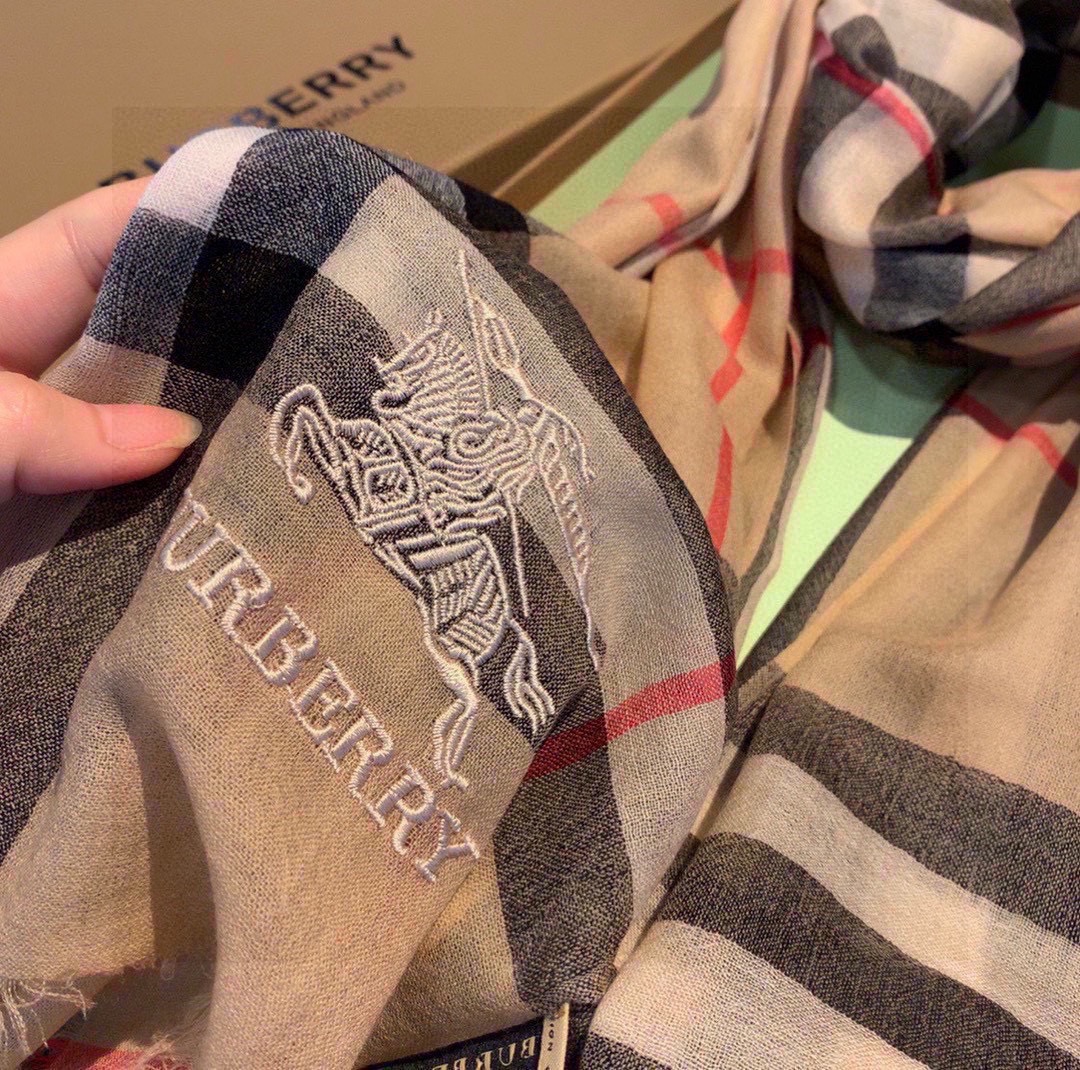 Streetwear Scarf BURBERRY 329015 size�?0*210cm - vstockx