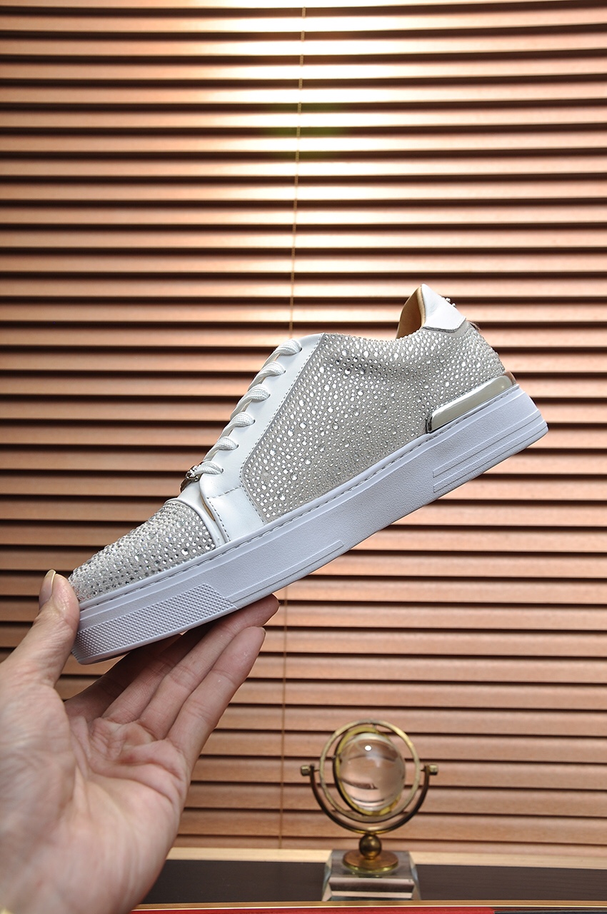Philipp Plein Low Top Sneakers 6 - vstockx