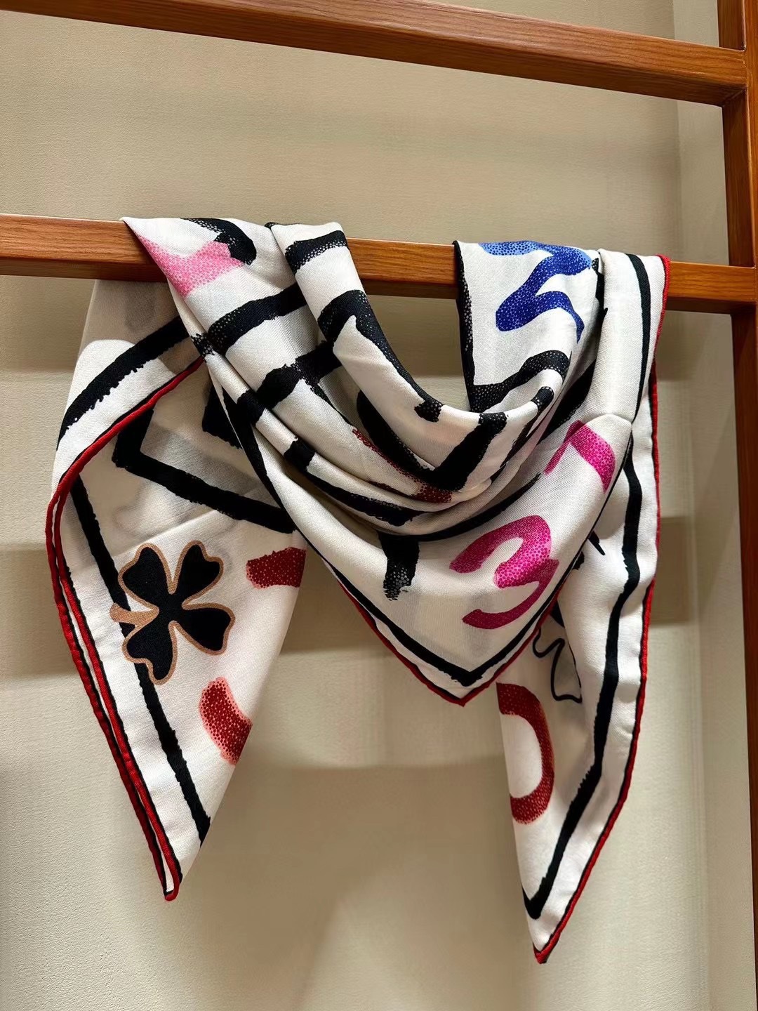 Streetwear Scarf CHANEL 328989 SIZE:110*110cm - vstockx