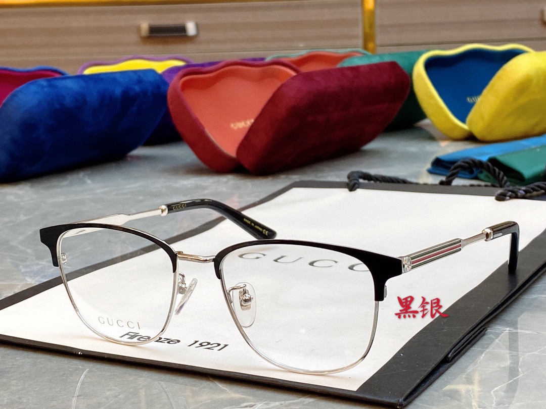 Sunglasses Gucci GG0609OK size:52��18-145 - vstockx