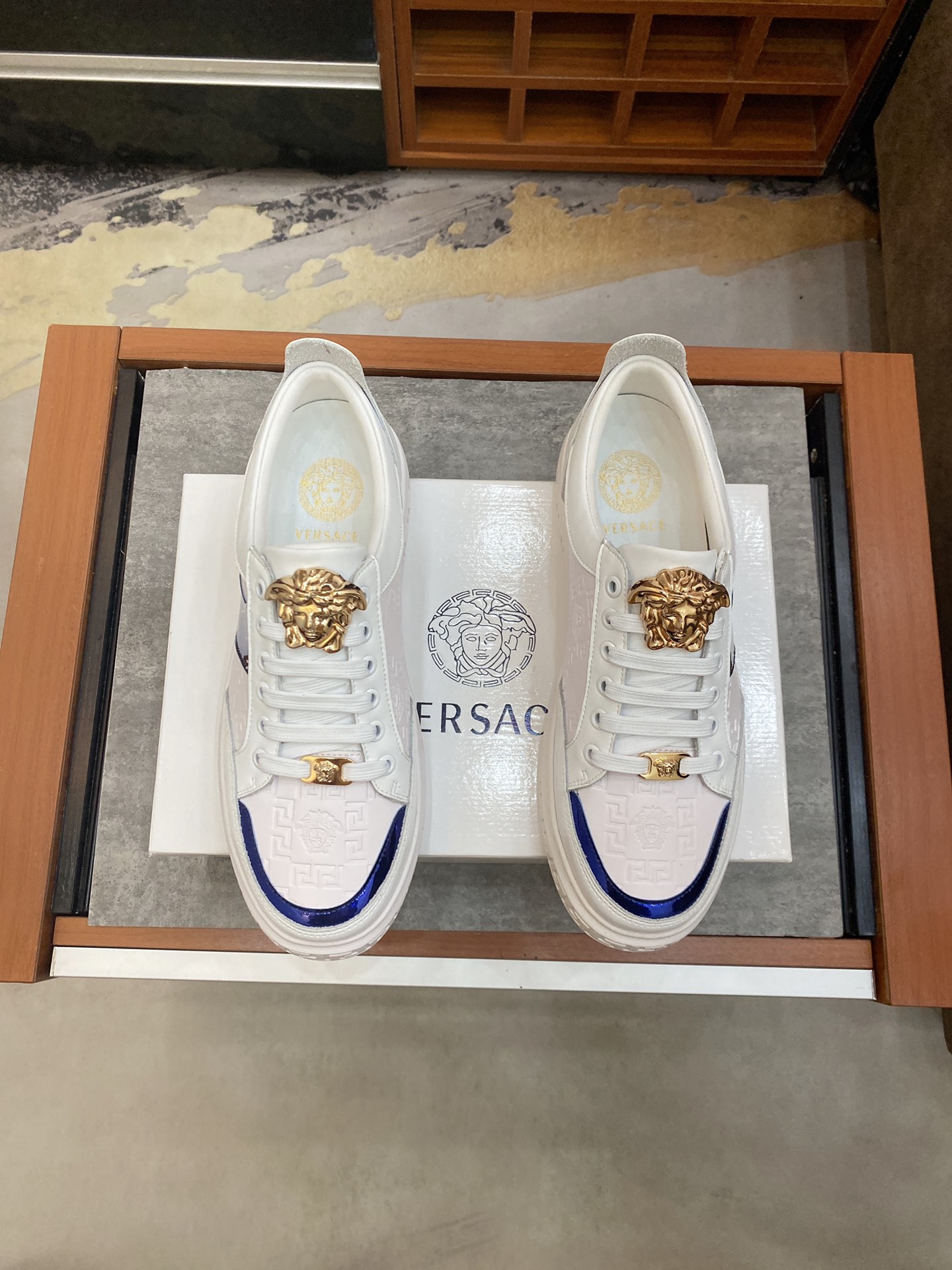 Versace Greca Sneaker 12 - vstockx