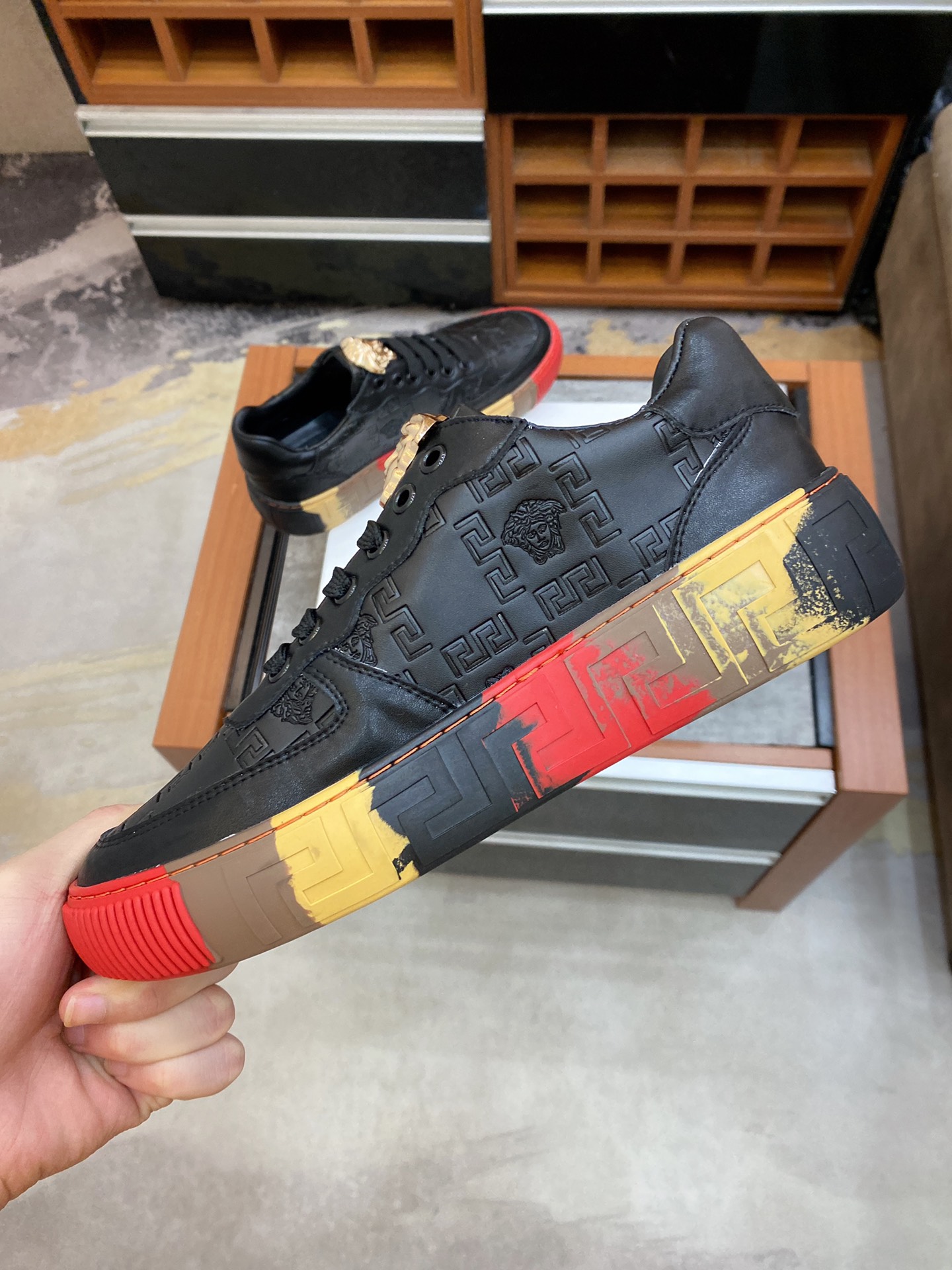 Versace Greca Sneaker 8 - vstockx