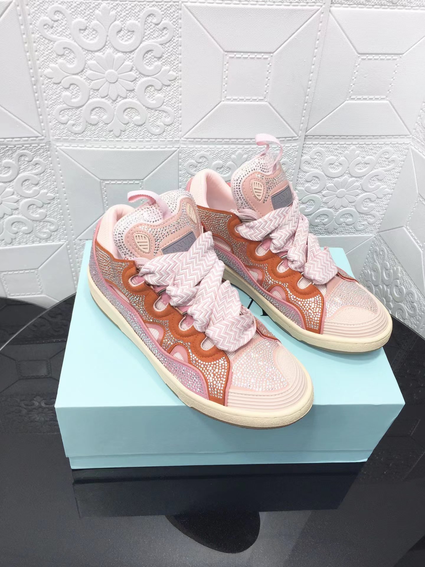 Lanvin Leather Curb Pink Sequins - vstockx