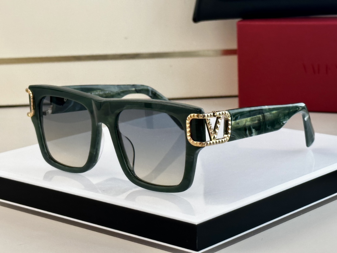 sunglasses Valentino VLS-199A Size: 53 19-138 - vstockx