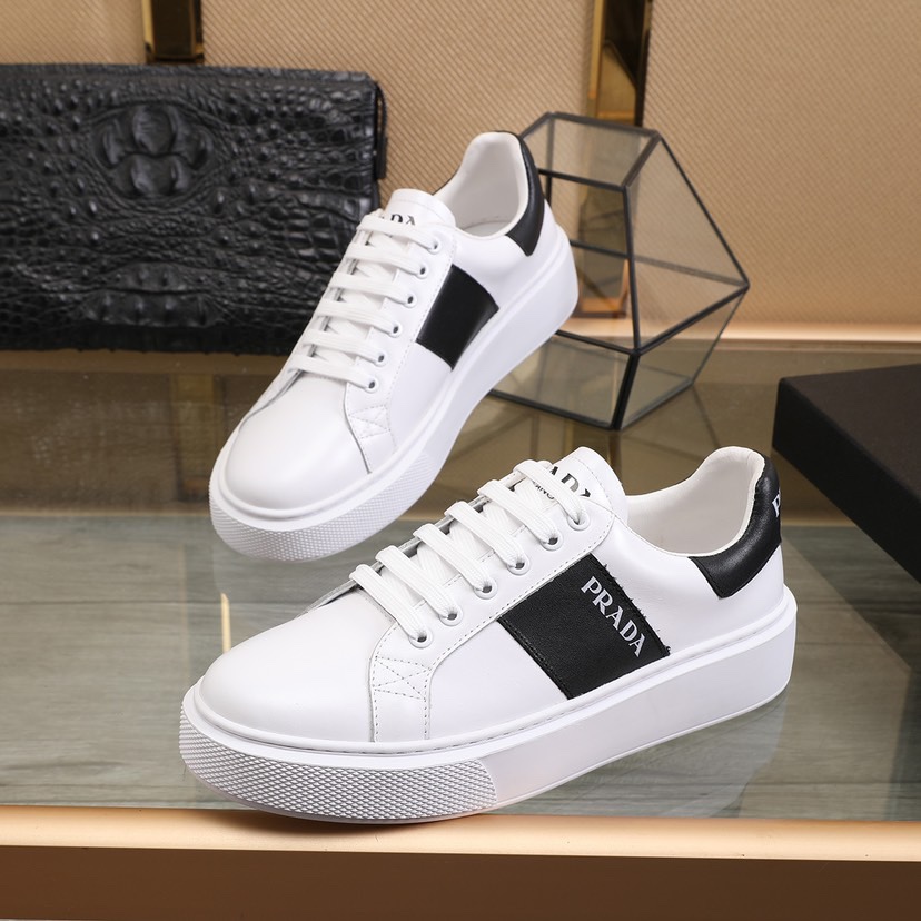 Prada Low Top sneaker 36 - vstockx
