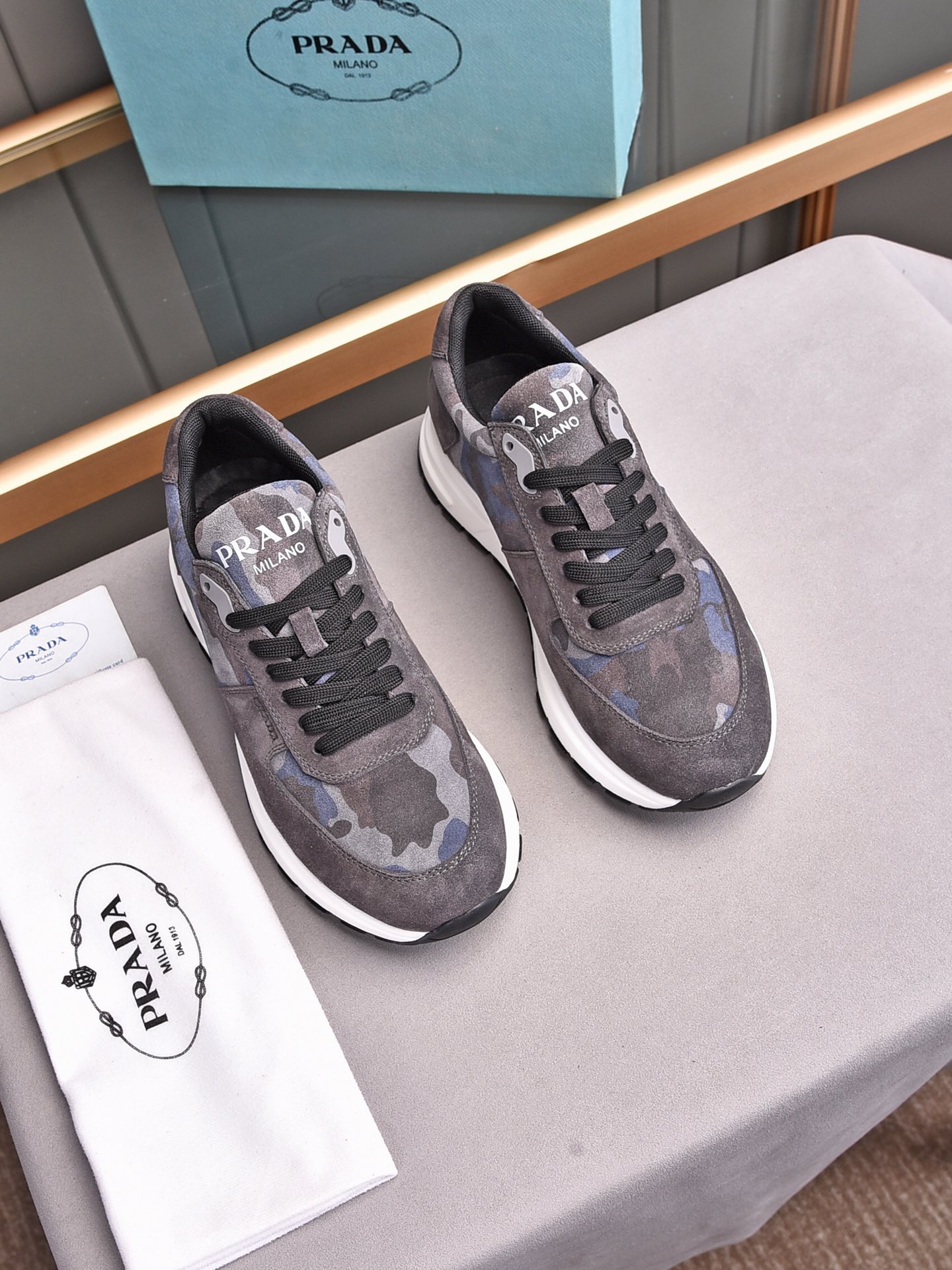 Prada Low Top sneaker 29 - vstockx