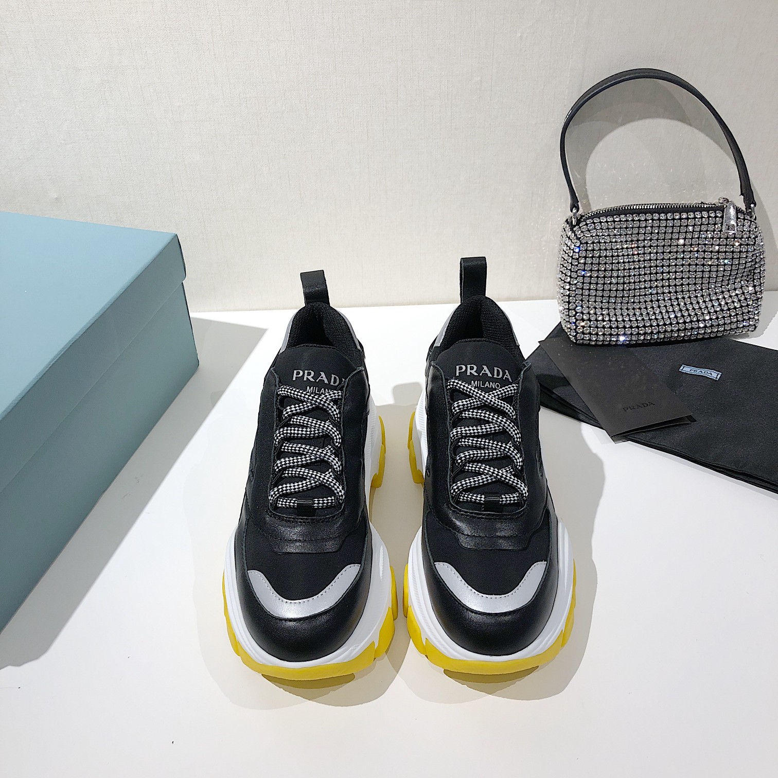 Prada Low Top sneaker 59 - vstockx