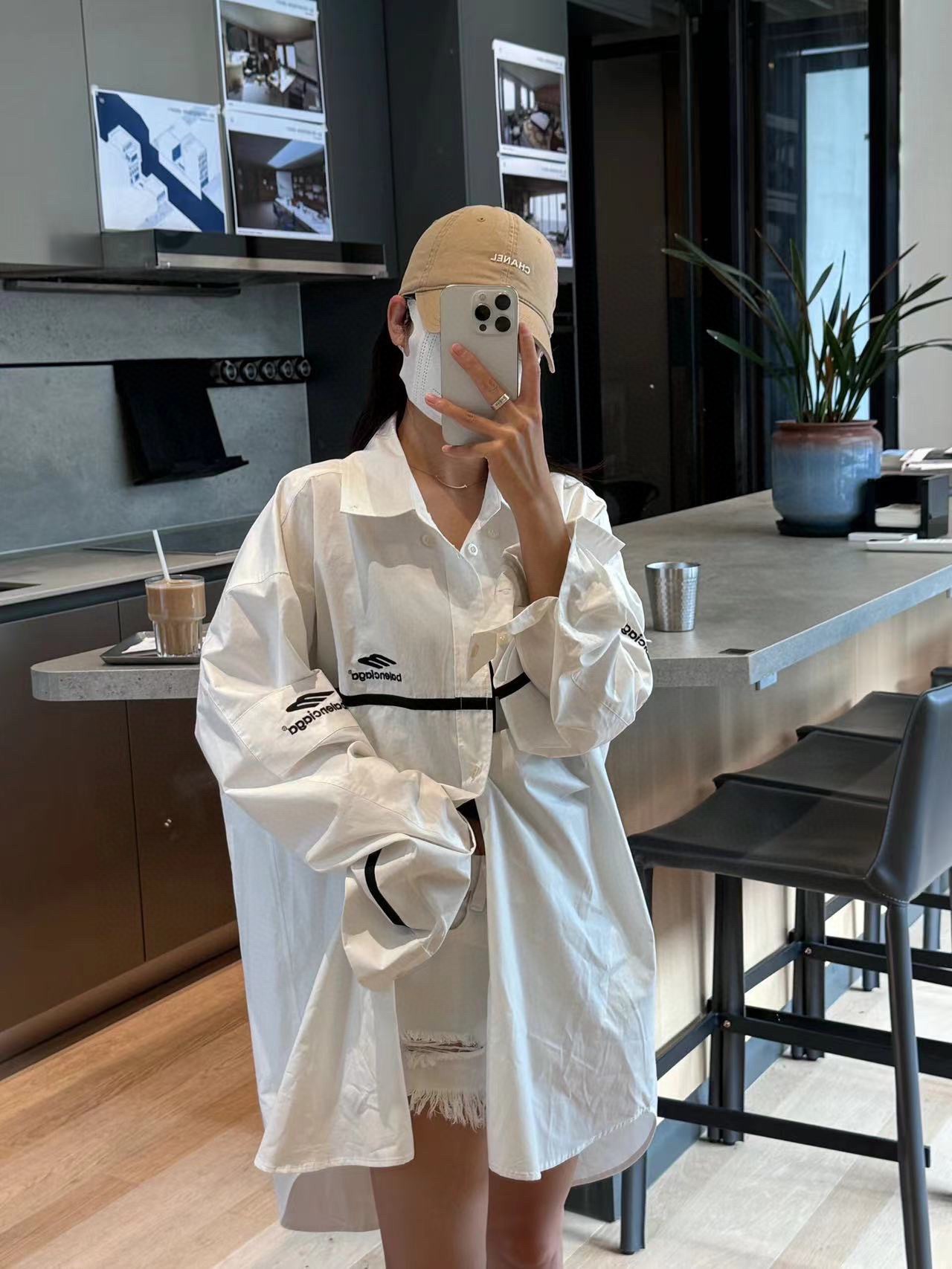 Clothes Balenciaga 143 - vstockx