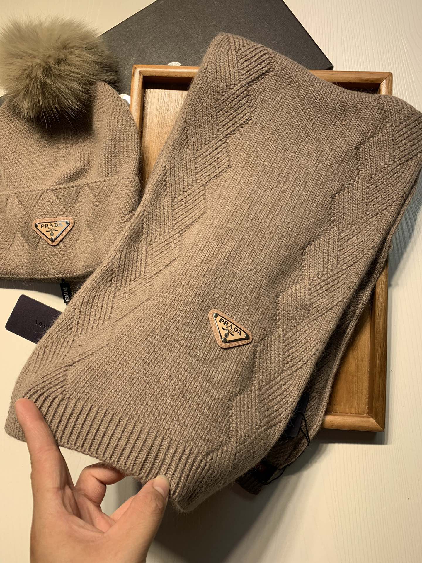 Hat & Scarf Prada 2 - vstockx