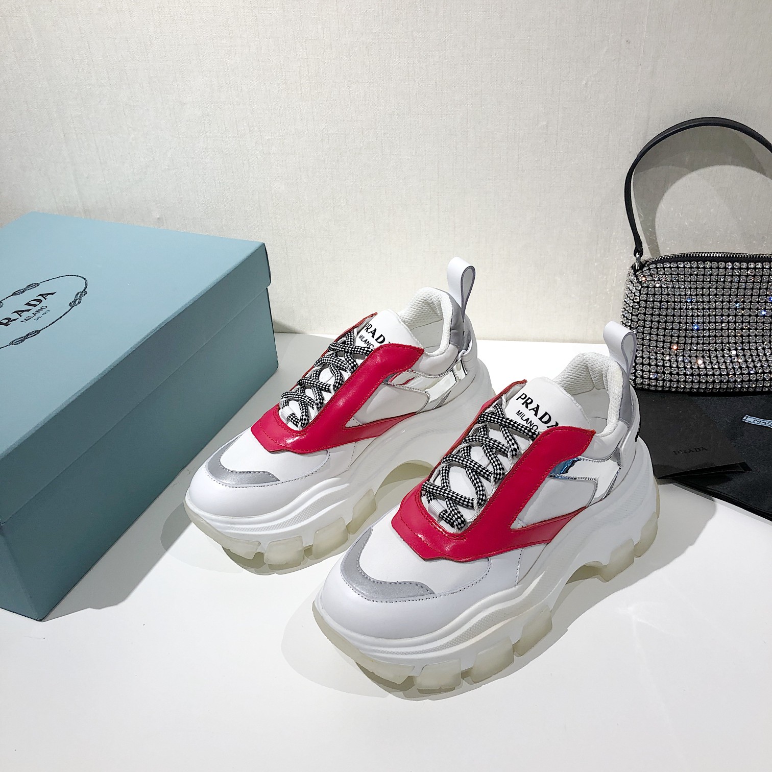 Prada Low Top sneaker 49 - vstockx