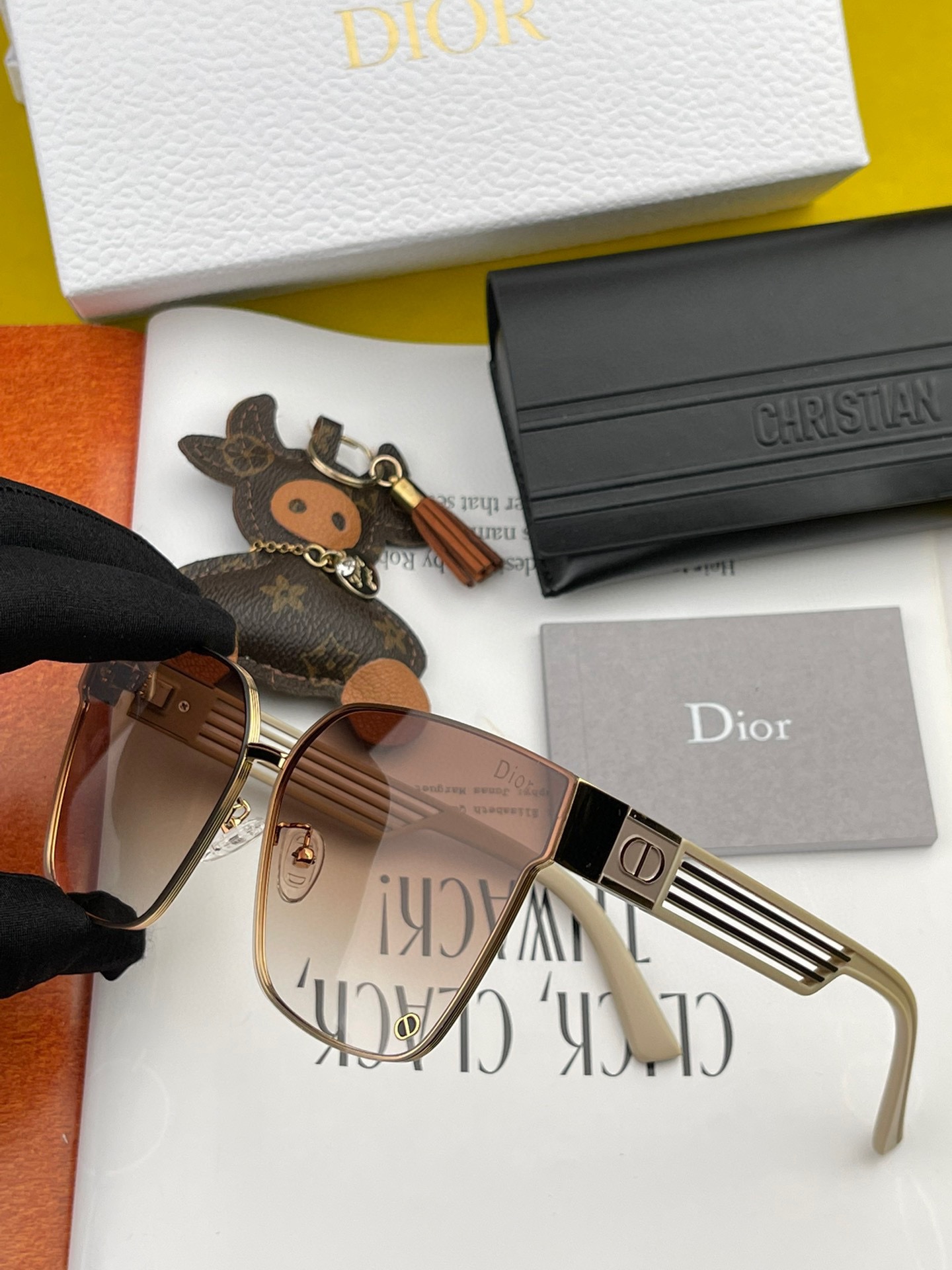 sunglasses Dior CD7190 - vstockx